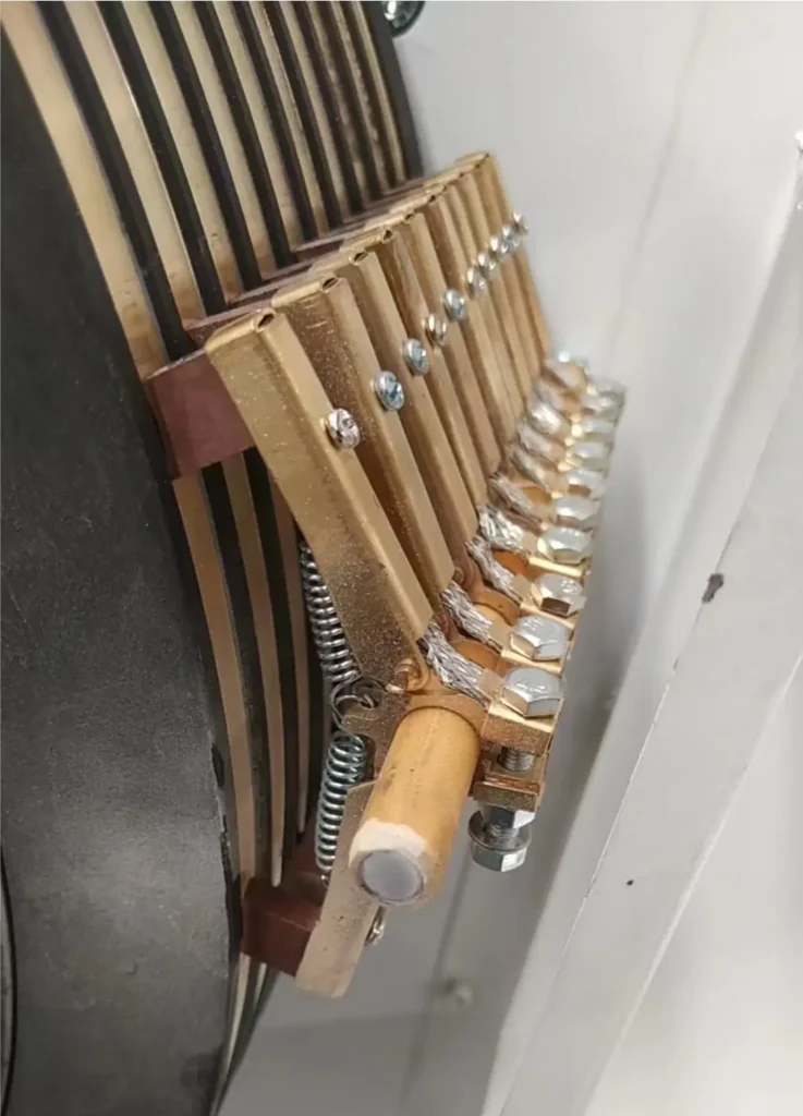 Brass 6×12 Brush Holders Used for Electrical Equipment Yueqing Yiwan Hardware Co.,Ltd 6 12 Carbon Brushes 1 Brass 6×12 Brush Holders Used for Electrical Equipment