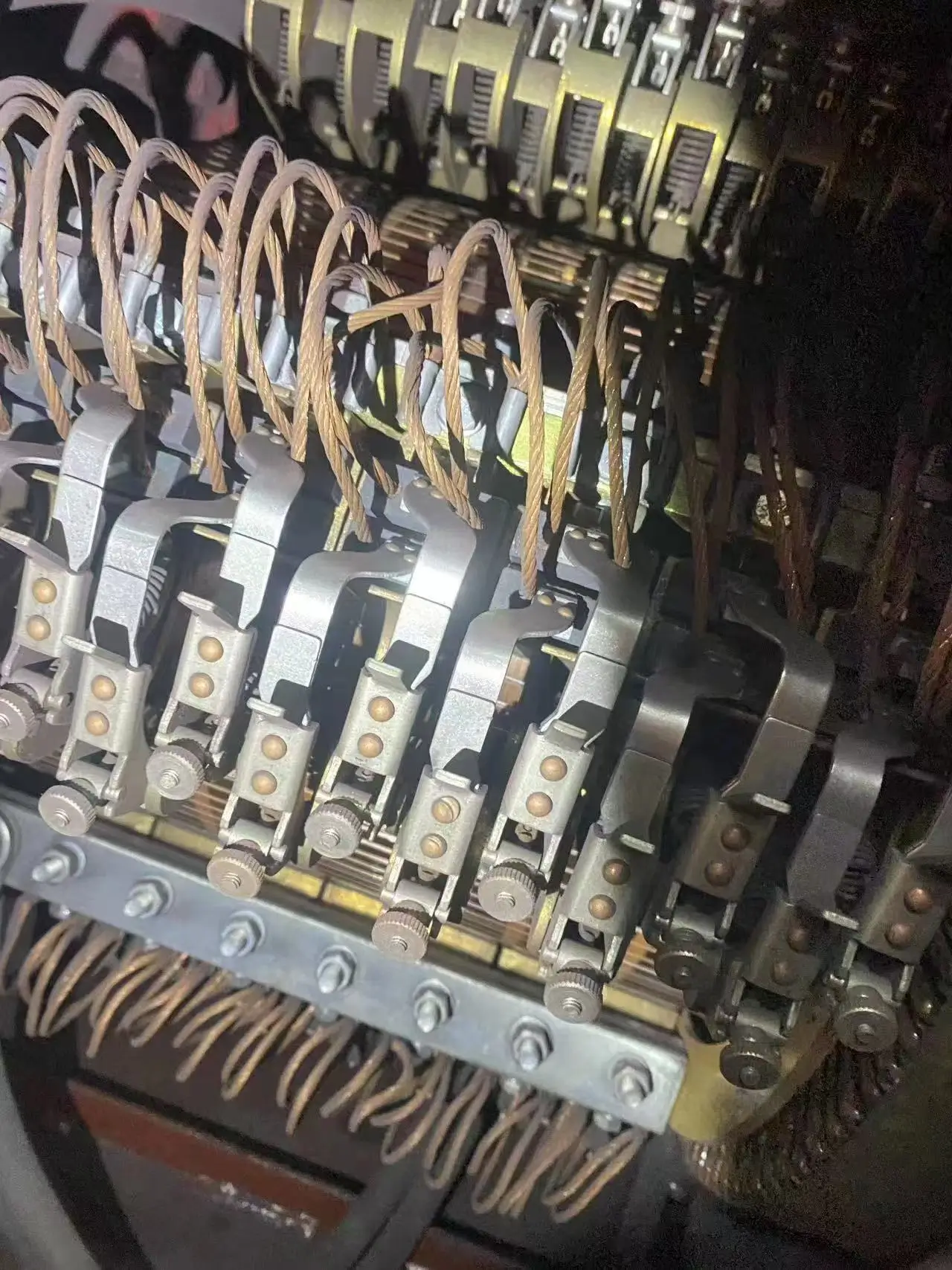 Carbon Brush Holder for DC Motor SIEMENS Brush Holder Assembly Used In G5-280-32B DC Motor