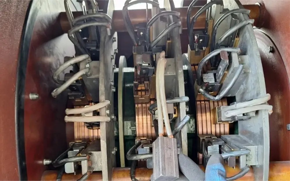 Current Collector Equipment C80Y Carbon Brushes Used for High-power Collector Ring